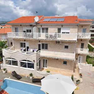 House Jerko Apartment